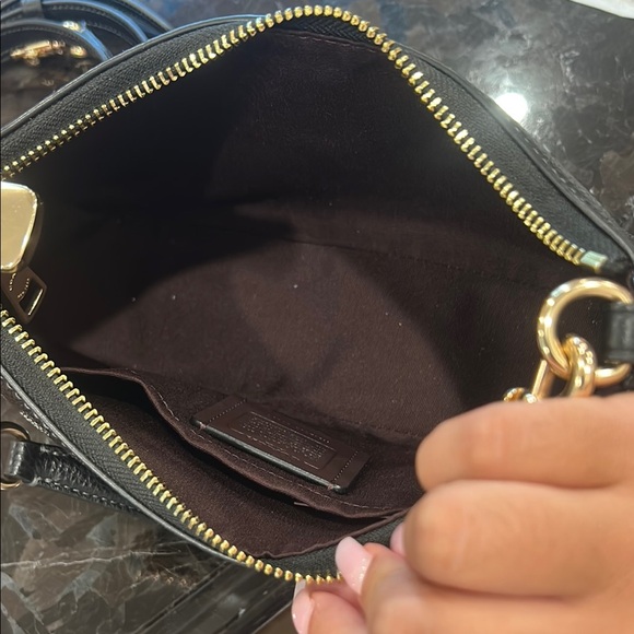 Coach Black and Gold Leather Shoulder Bag - Picture 4 of 7